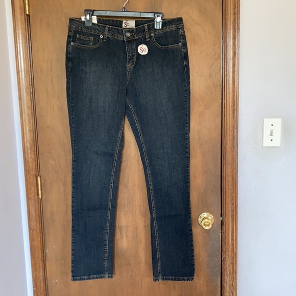 So skinny jean  with decorative stitching on back pockets size 15 - Picture 9 of 17